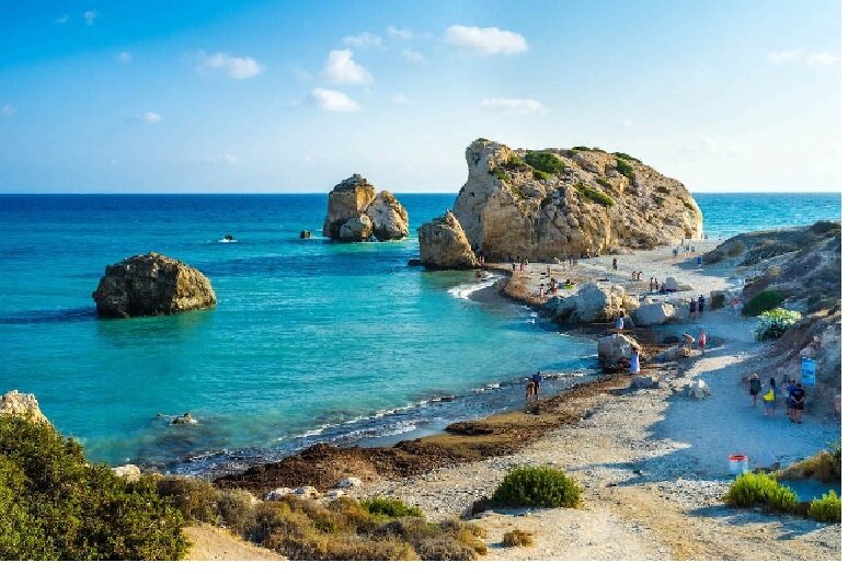 КИПР. Пляж и камень  Афродиты.