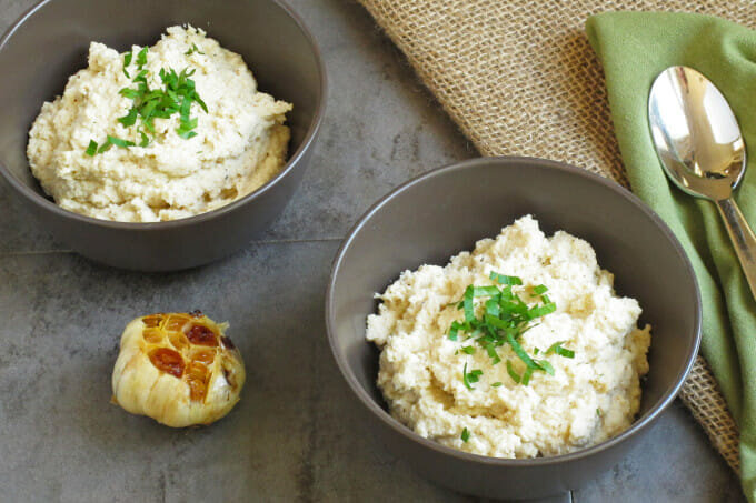 Закуску можно есть просто ложкой, мазать на хлеб или наполнять тарталетки