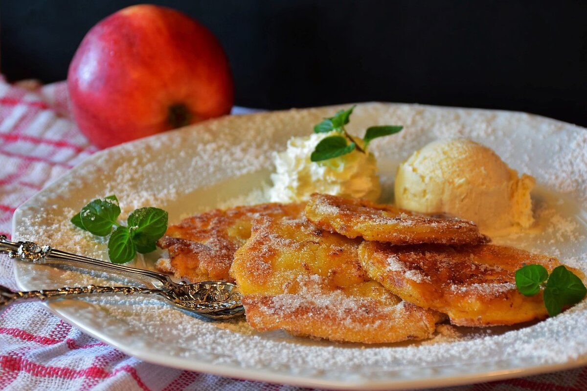 Яблочные оладьи: самое простое и вкусное, что можно сделать из яблок |  Копилка вкусностей | Дзен