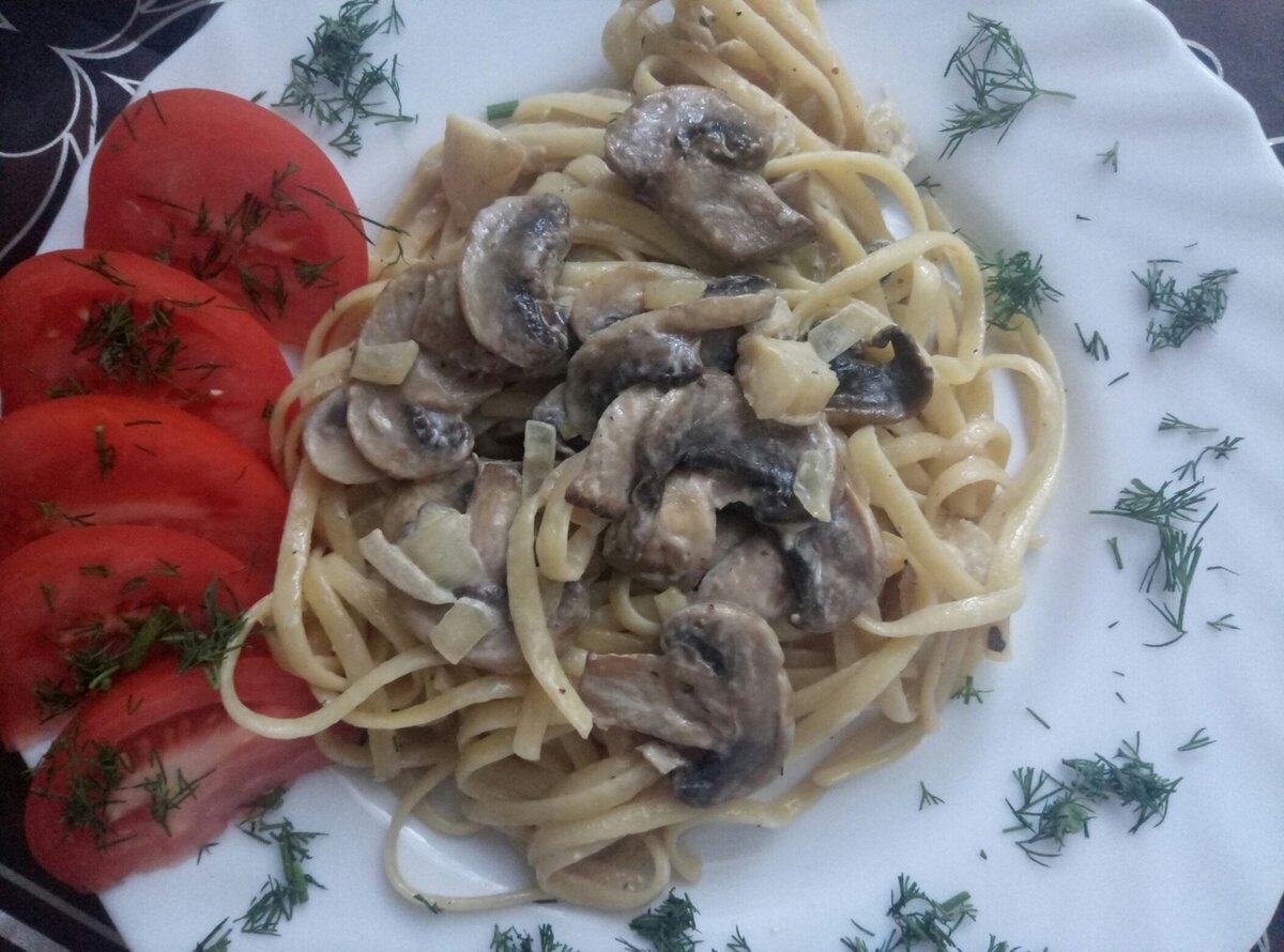 Спагетти с шампиньонами