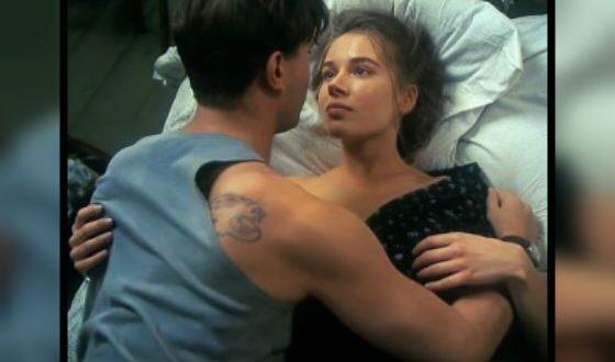 на этом фото мы видим татуировку барса у Толяна на плече.