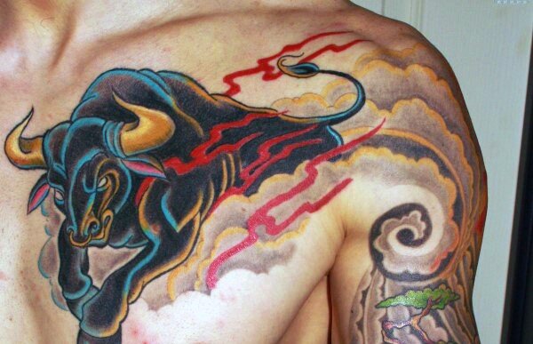 Тату "Бык" на груди