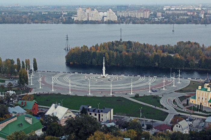                              Вид на Левый берег и Адмиралтейскую площадь