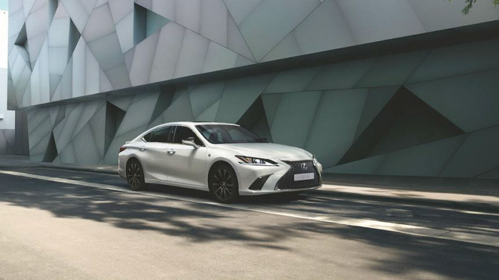 Фото: Lexus 