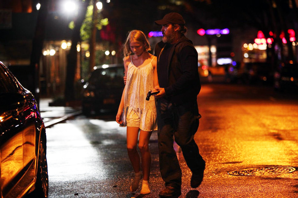 Достать девушку из публичного дома было самой простой частью этой работы.