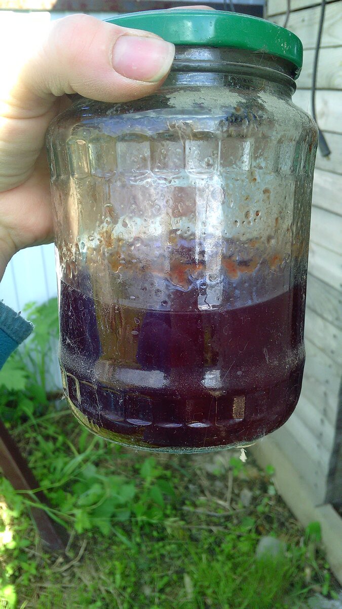 Остатки  сливового варенья отправляем в бочку с травой