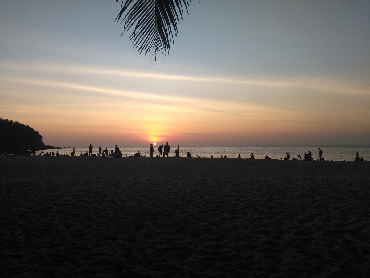 Пляж Ката на закате