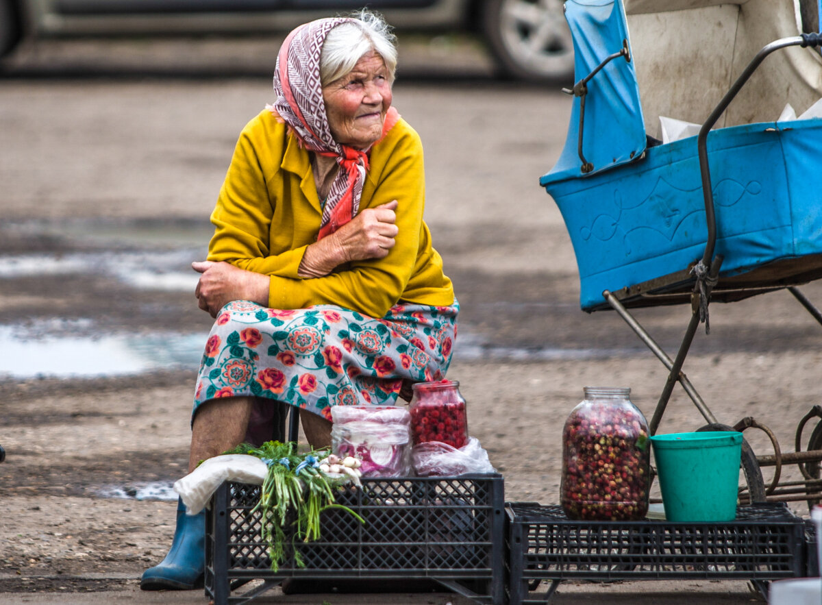 Фото бабушка бедная