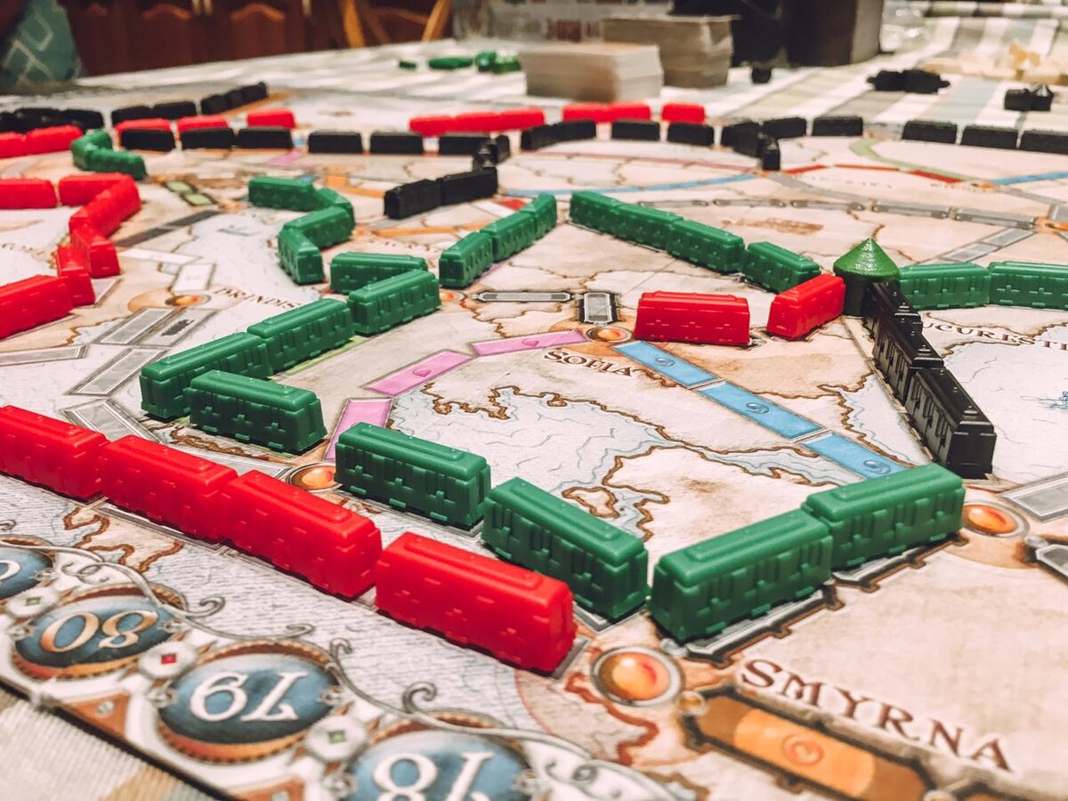 Очень качественно прорисована карта, и отличного качества вагончики.