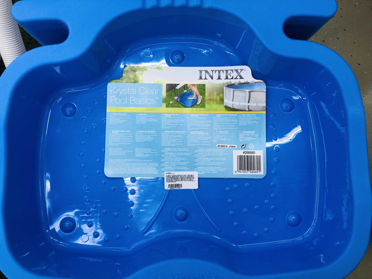 Какой бассейн лучше bestway или intex. Химия для каркасного бассейна. 66551 Intex коробка. Какая фирма лучше Интех или Бествей.