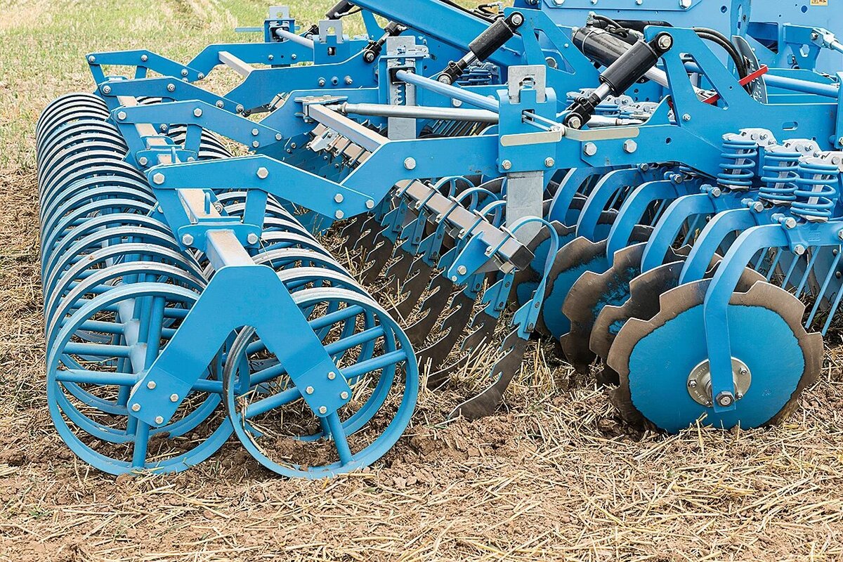 Загортачи в комбинации со сдвоенным профильнодисковым катком обеспечивают ровное закрытие почвенного горизонта.