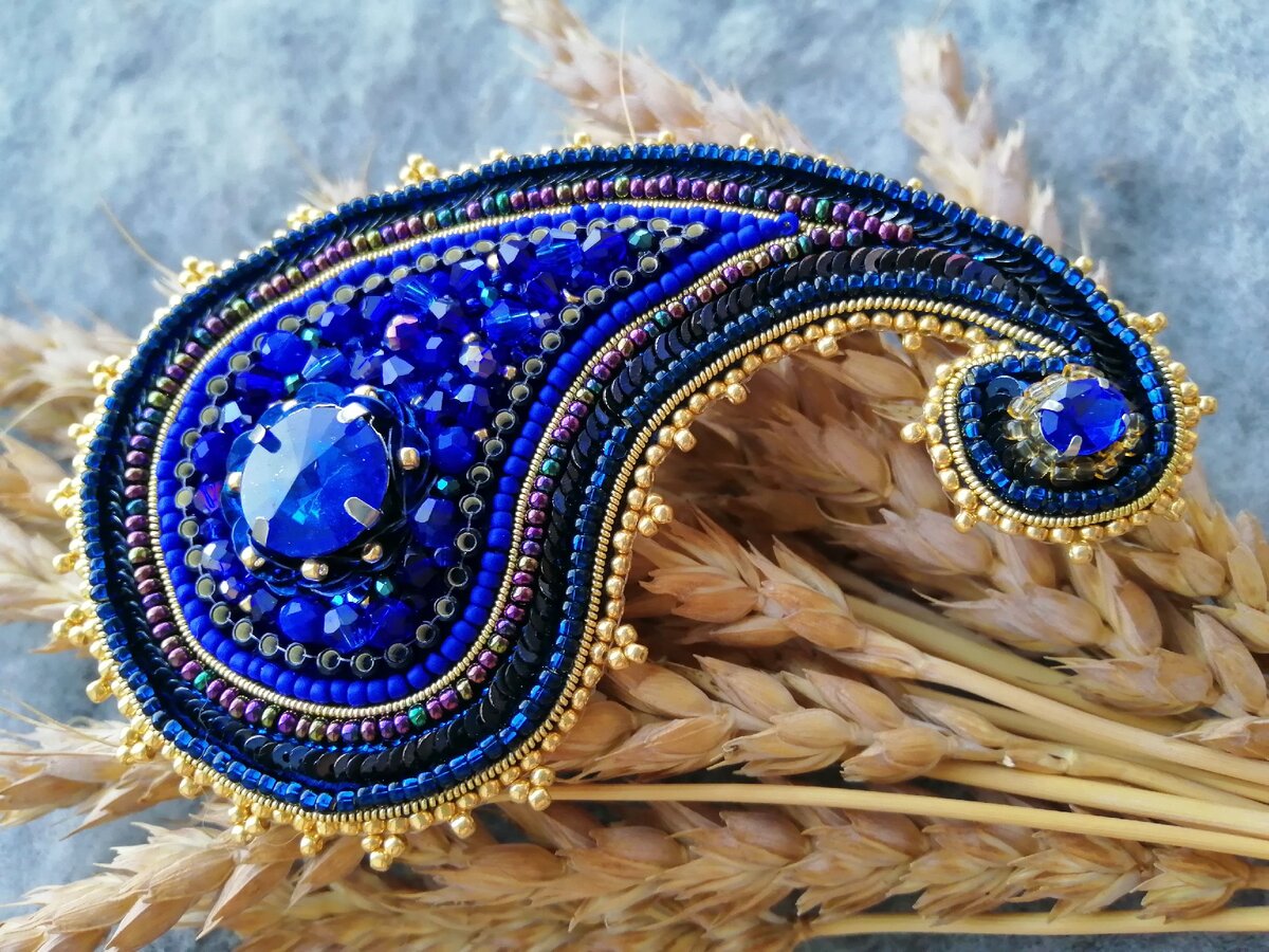 Просмотр турецкого сериала послужил толчком для создания броши - турецкий огурец ) 