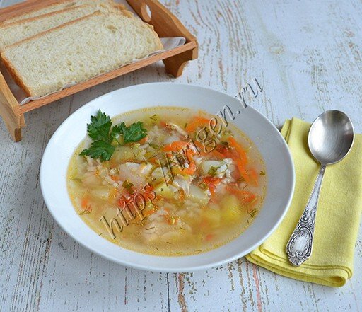 Суп куриный с рисом и кабачком