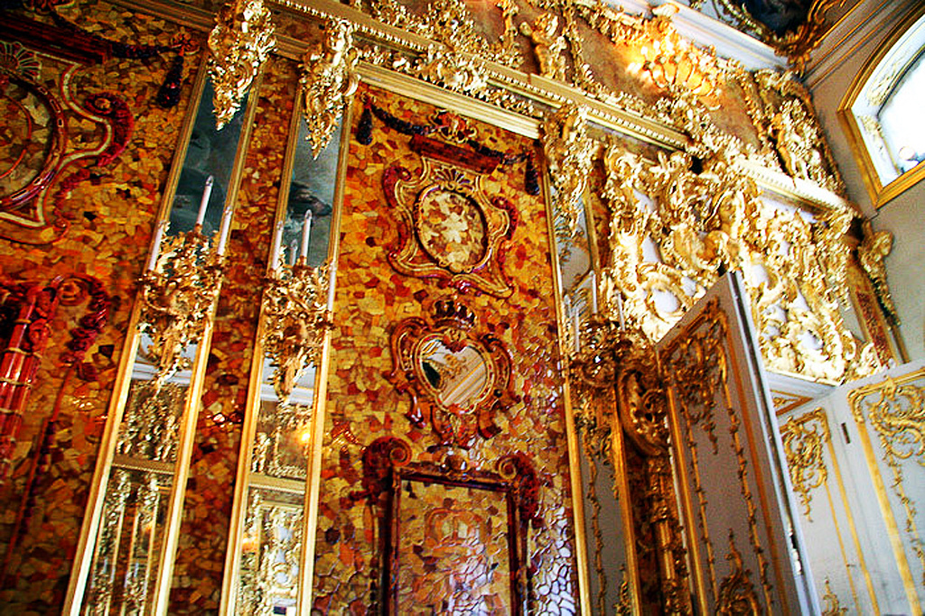 восстановленная - Янтарная комната.