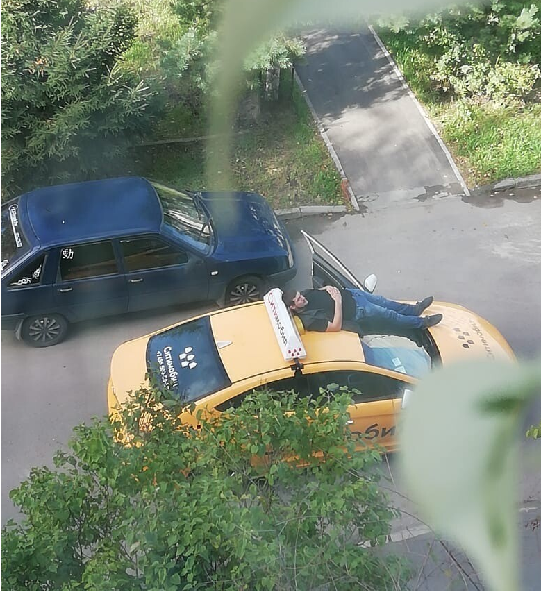 Просто отдыхает человек листайте дальше