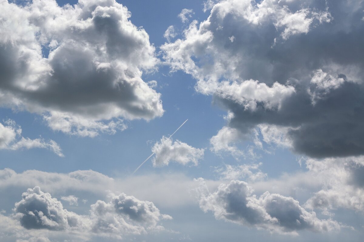 Фото серого неба с облаками высокого качества