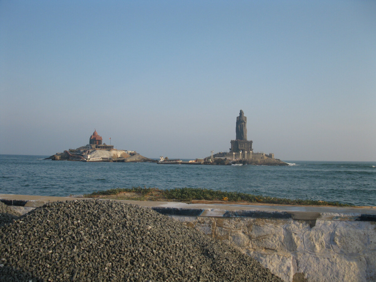 Мемориал Вивекананды и статуя Тируваллура Фото автора