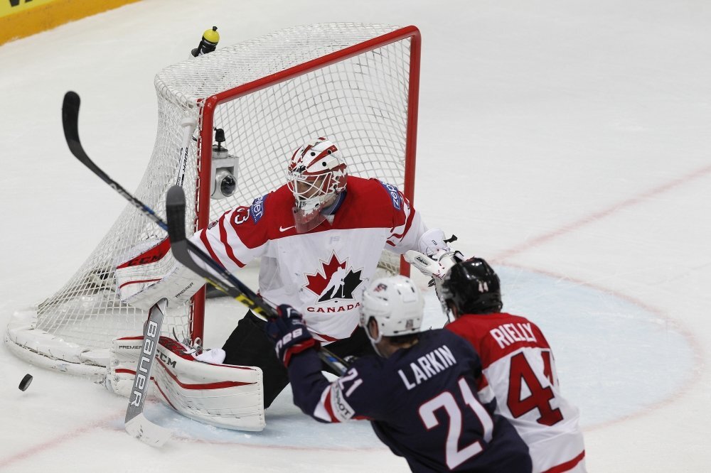 Вратарь канадцев в игре.  фото: картинки яндекса. 