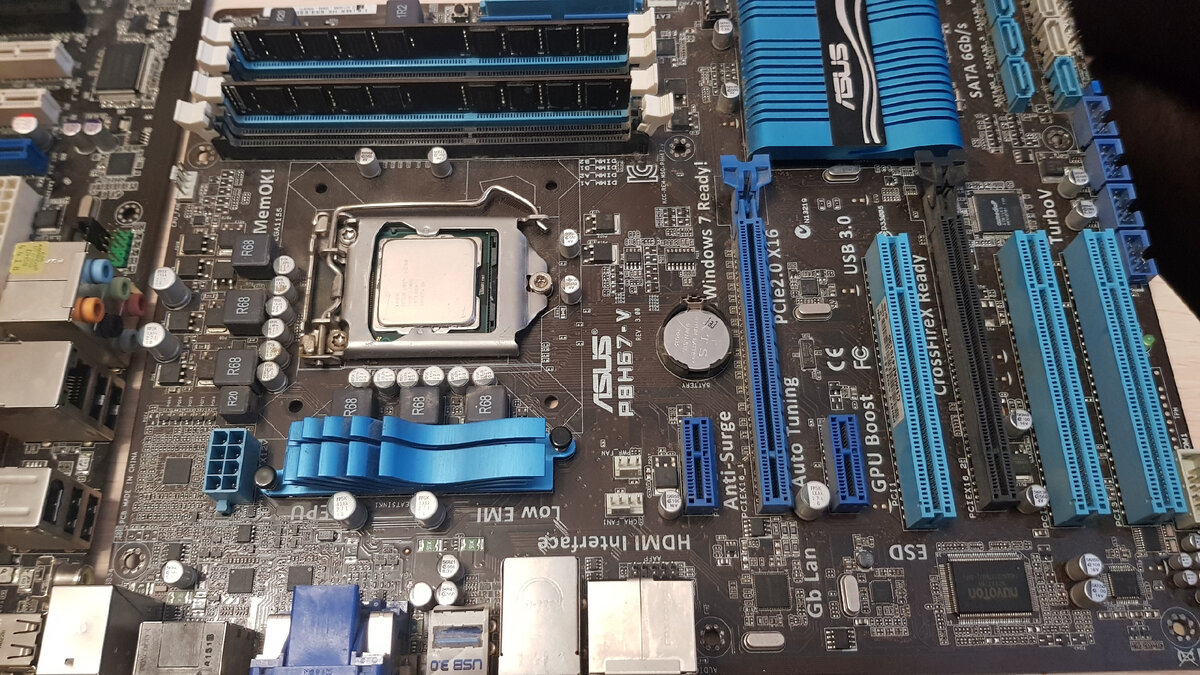 Материнская плата с процессором core i5. Intel i5 2500. Материнские платы для процессора i5 2500k.