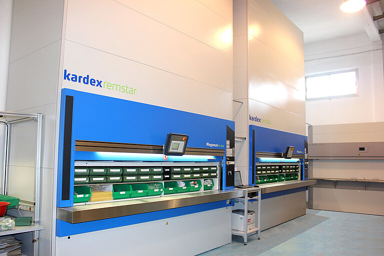 Защита человека, оборудования и складируемых товаров!  Автоматизированный карусельный склад Kardex Remstar Megamat RS