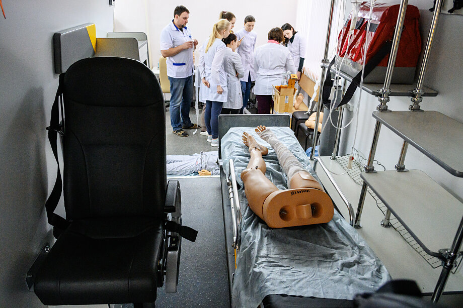 На невозможность полноценно устроиться работать по специальности пожаловались выпускники ординатуры УГМУ этого года. Фото: Владимир Жабриков/URA.RU/ТАСС