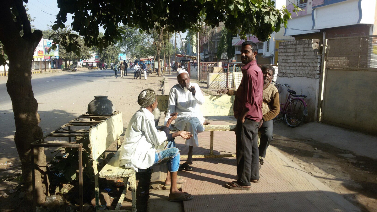 Собрались поболтать после работы, а может и вместо😂