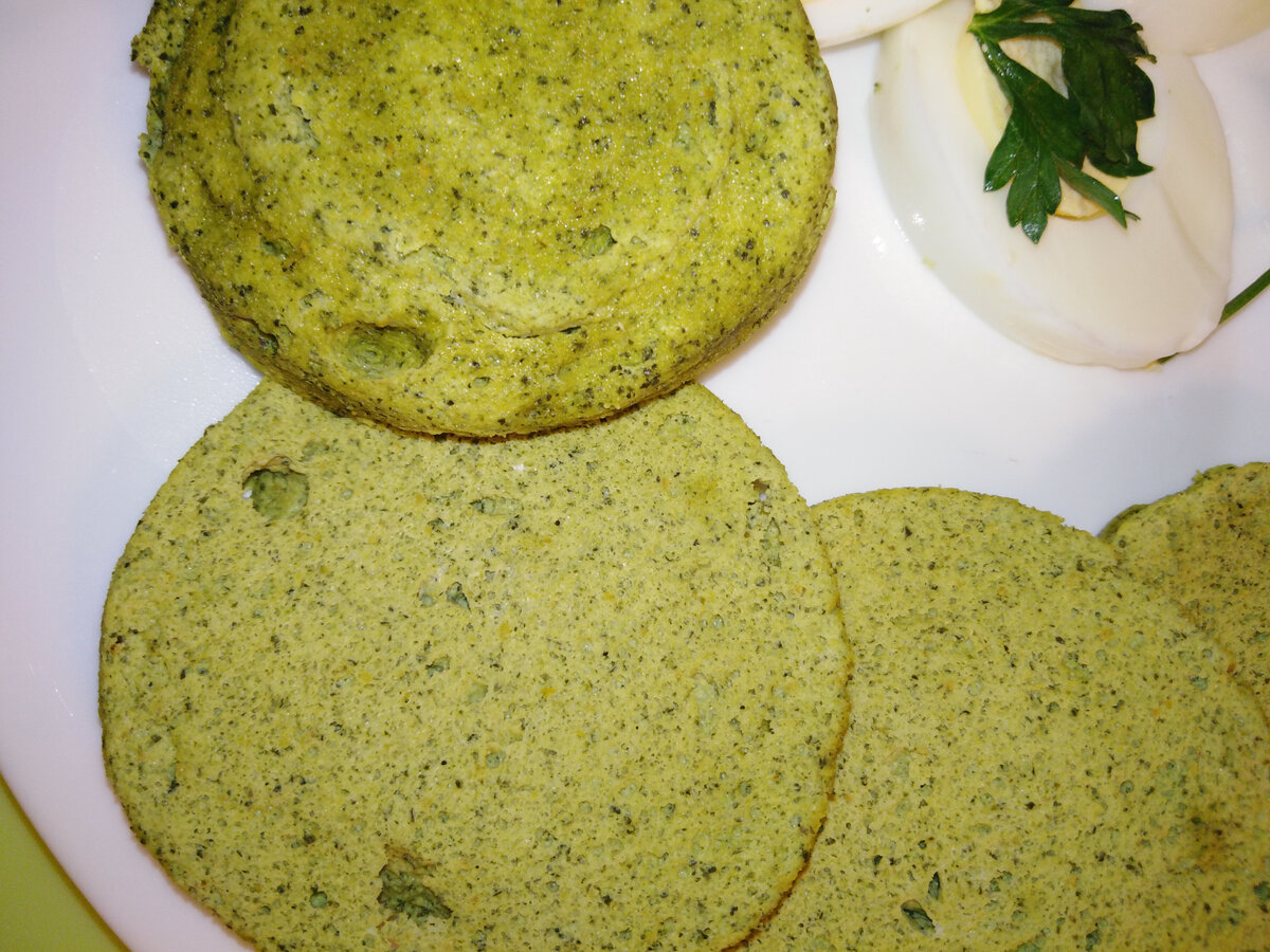 Булочка в разрезе, можно разрезать на 4-5 кружков.