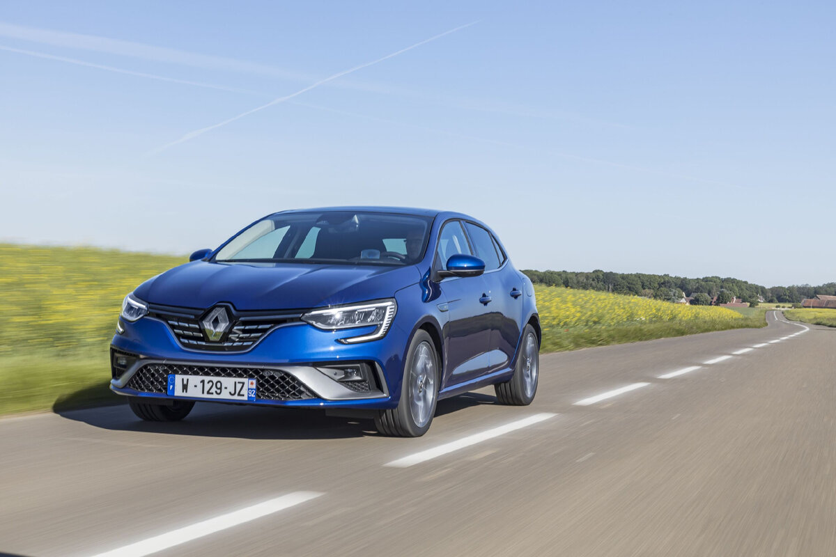 Renault Mêgane E-Tech Plug-in 160: для спокойной езды | AUTOMPS | Дзен