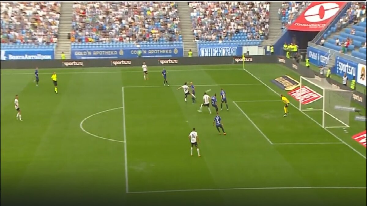 Караев выводит гостей вперед