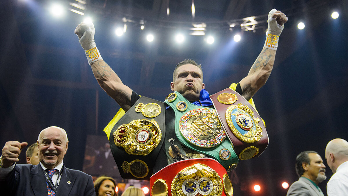  Александр Усик – один из наилучших боксеров 21 века. Он собрал все чемпионские пояса в первом тяжелом весе, и за этого сменил категорию, что бы достичь новых высот. 