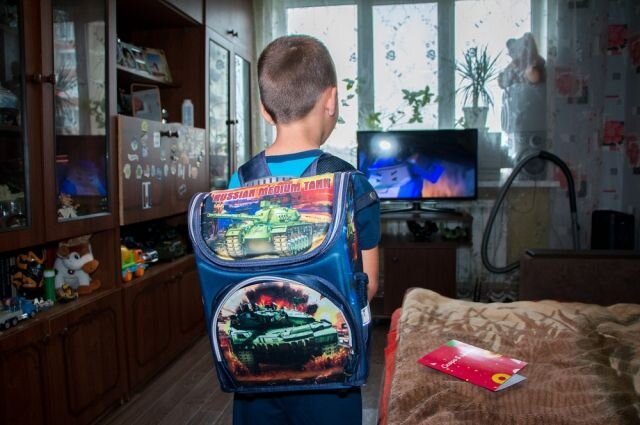    Какие пособия хотят платить школьникам и студентам к новому учебному году?