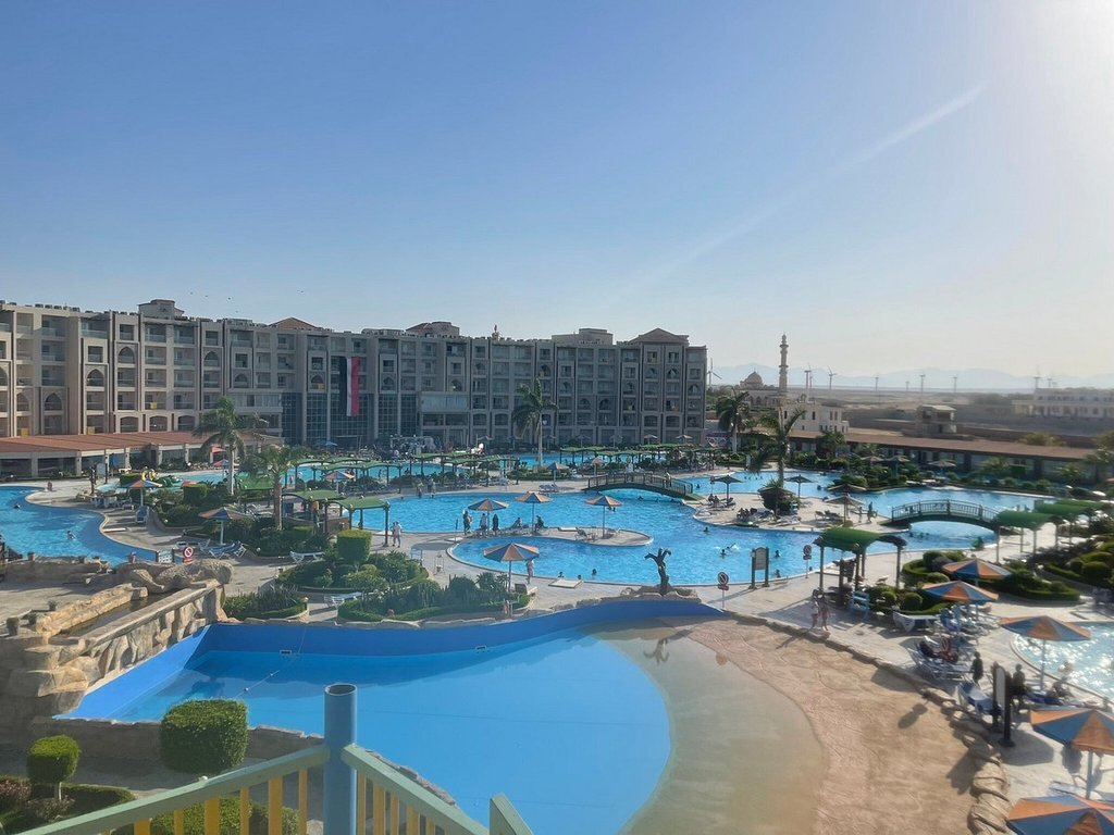 Территория отеля Hawaii Caesar Palace