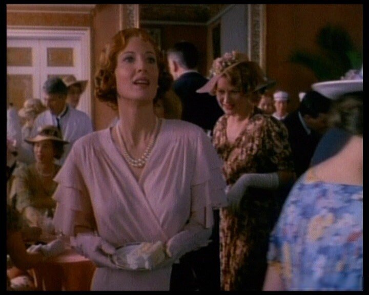 кадр из фильма "Драгоценности", 1992 г. 