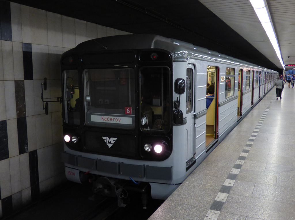 Прага, метропоезд 81-717/714.1 №2504