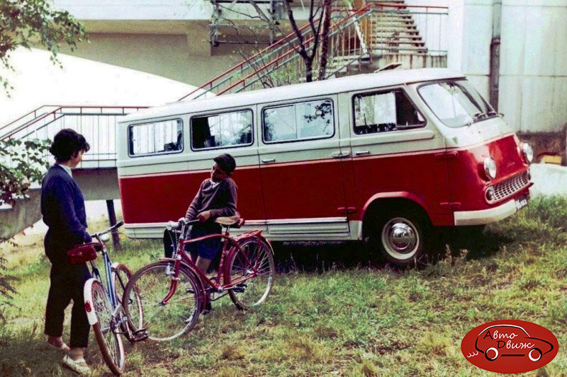 А вот для велосипедов, по факту, внутри места не было