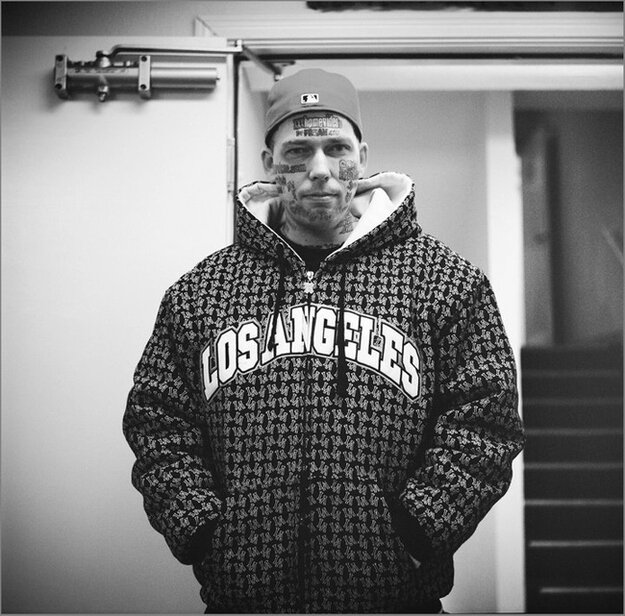 Джо и его татуировки. 