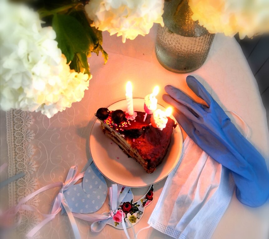 Торт сама пекла.  Самообеспечение и полная самоизоляция