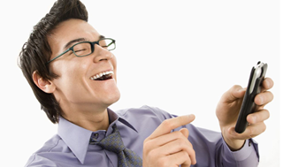 Смеется над чужим горем