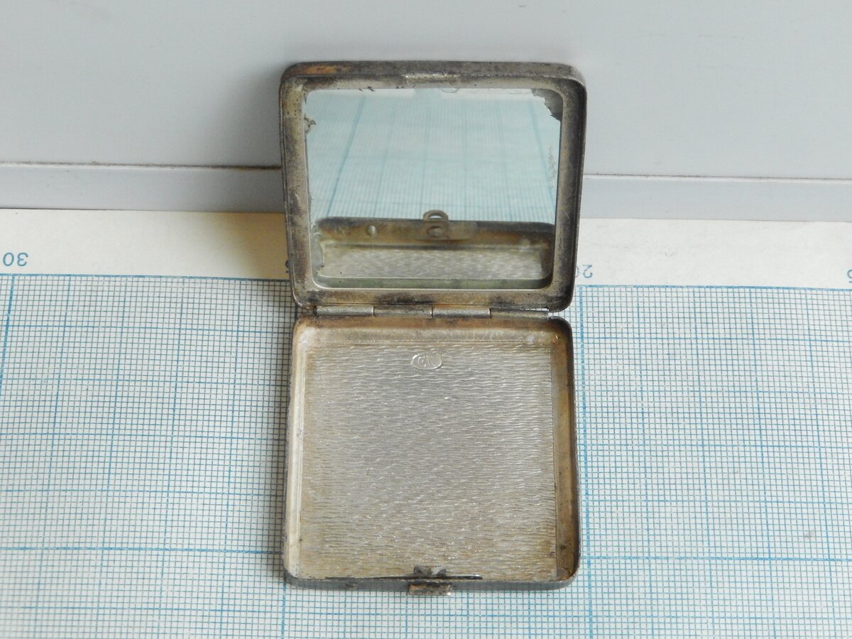 Листайте вправо