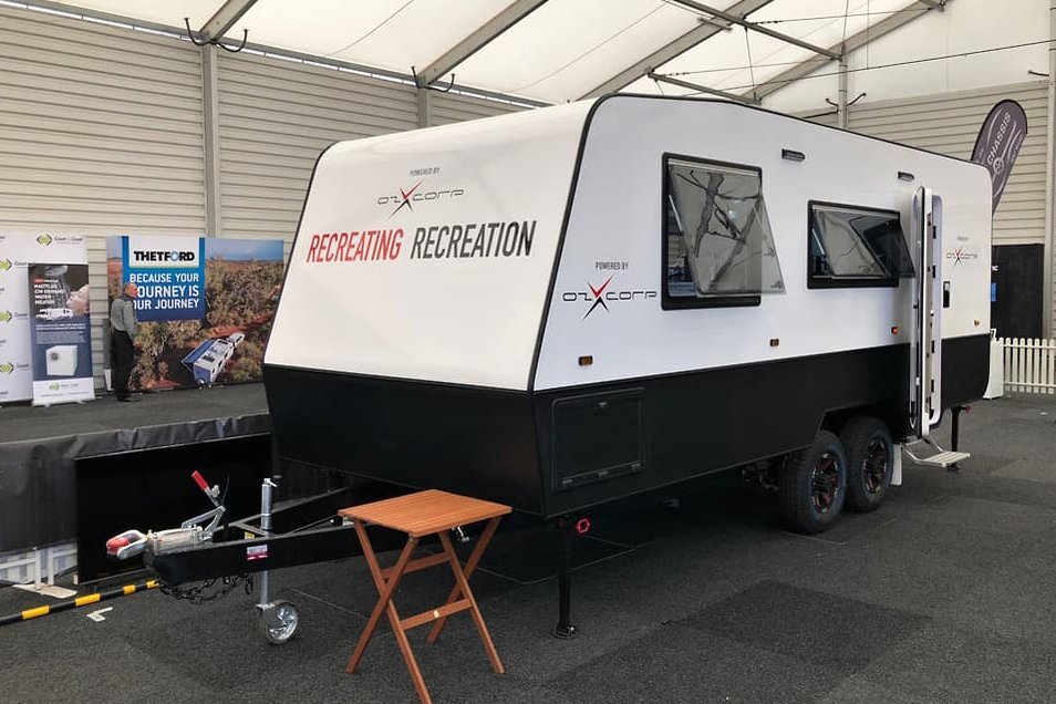 Двухосный "умный" прицеп - совместная разработка Retreat Caravans и OzXcorp 