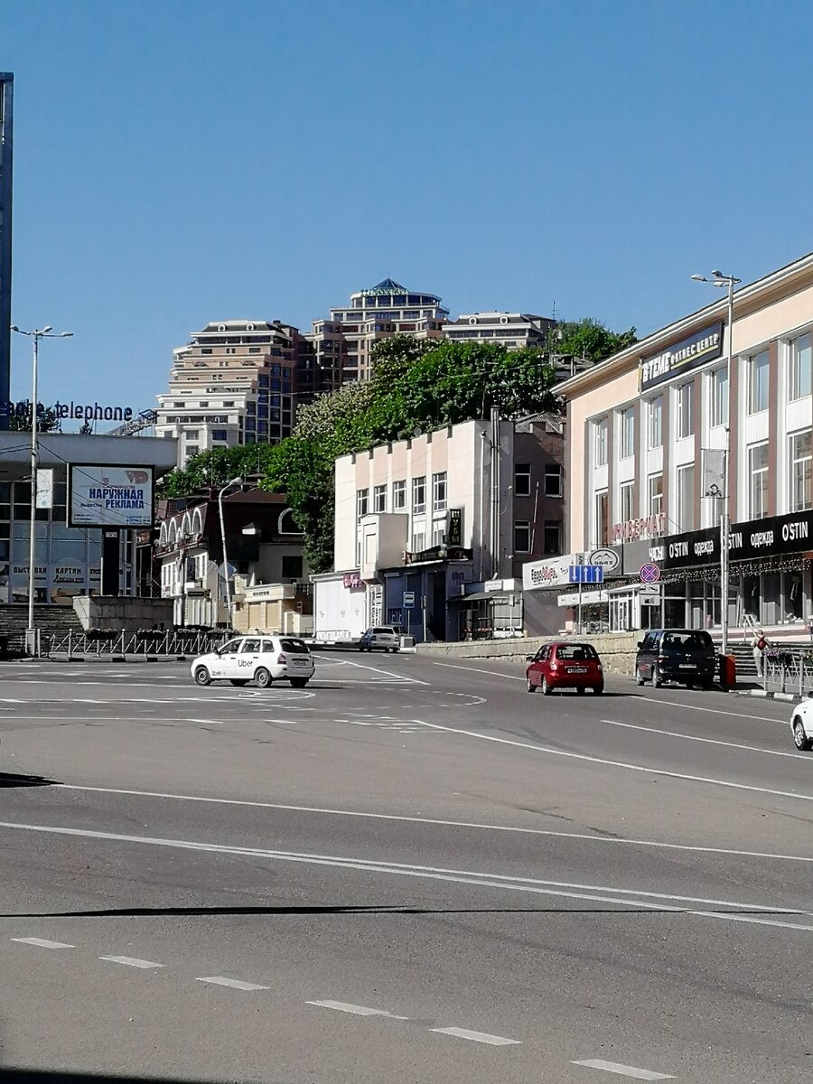 Дом и гостиница на ул. Шаумяна, июнь 2020