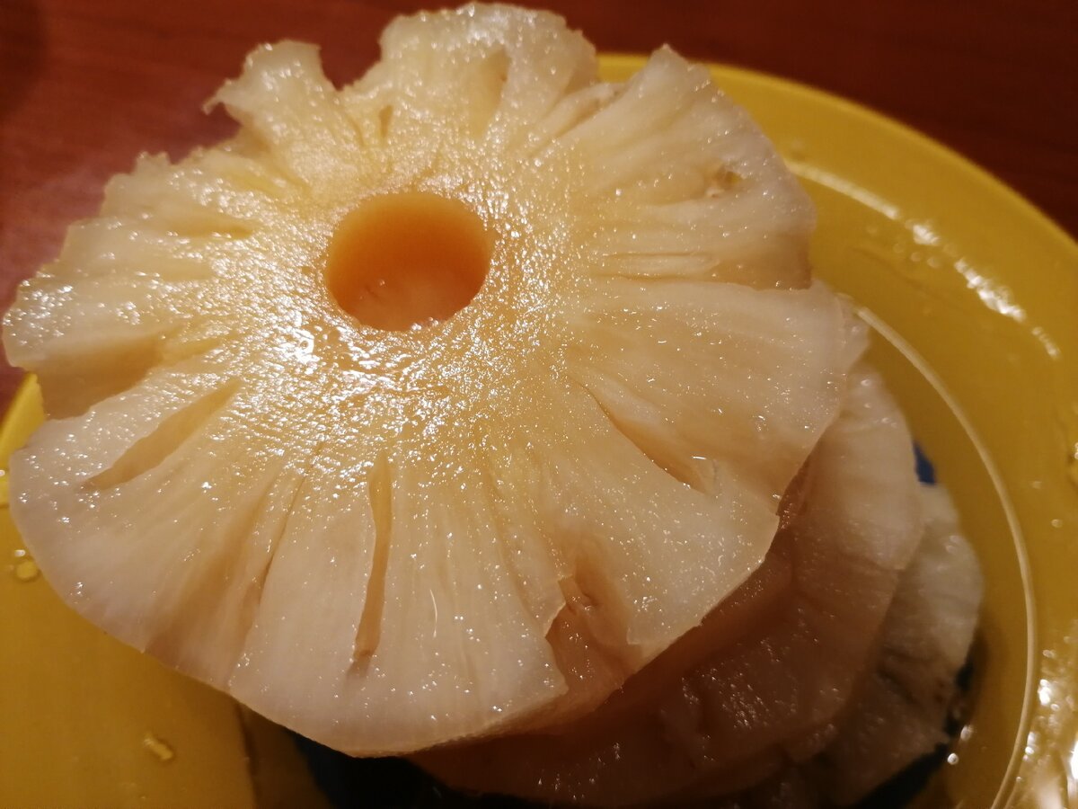 Ананасы для салата. Фото Светы Давыдовой