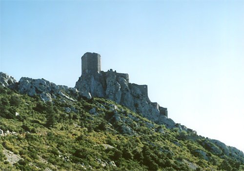 Взято с https://vk.com/cathares Замок Керибюс (Queribus) - последний оплот катаров.     Пал в 1255 г.