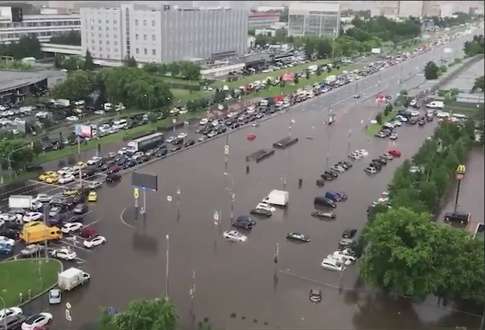 Варшавское шоссе после дождя