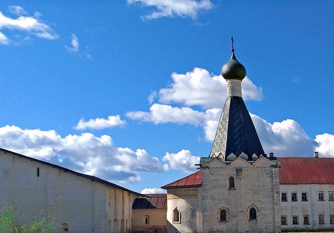 Церковь Евфимия Великого, 1646 г., Кирилло-Белозерский монастырь.  
(фото братии)  