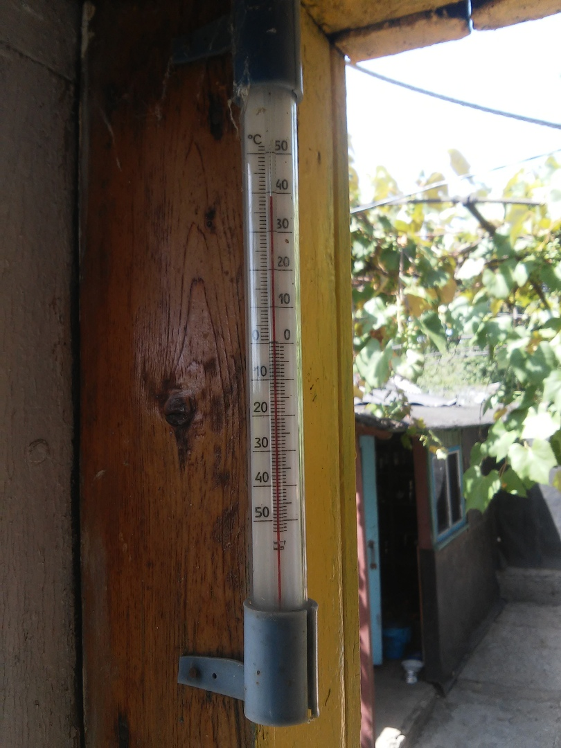 Вот такая жара у нас на Донбассе, и это тень