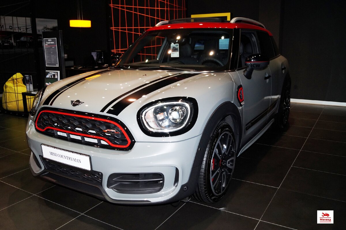 MINI Countryman 2020 года вид спереди