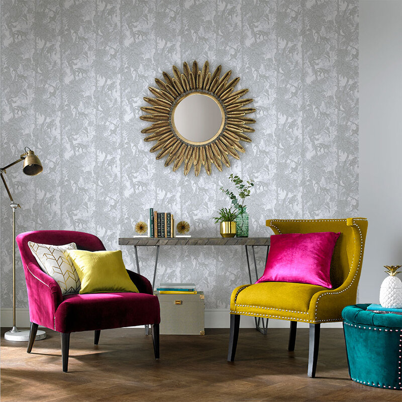 Современные дизайны  обоев имеют вертикальный рисунок с изображениями джунглей.