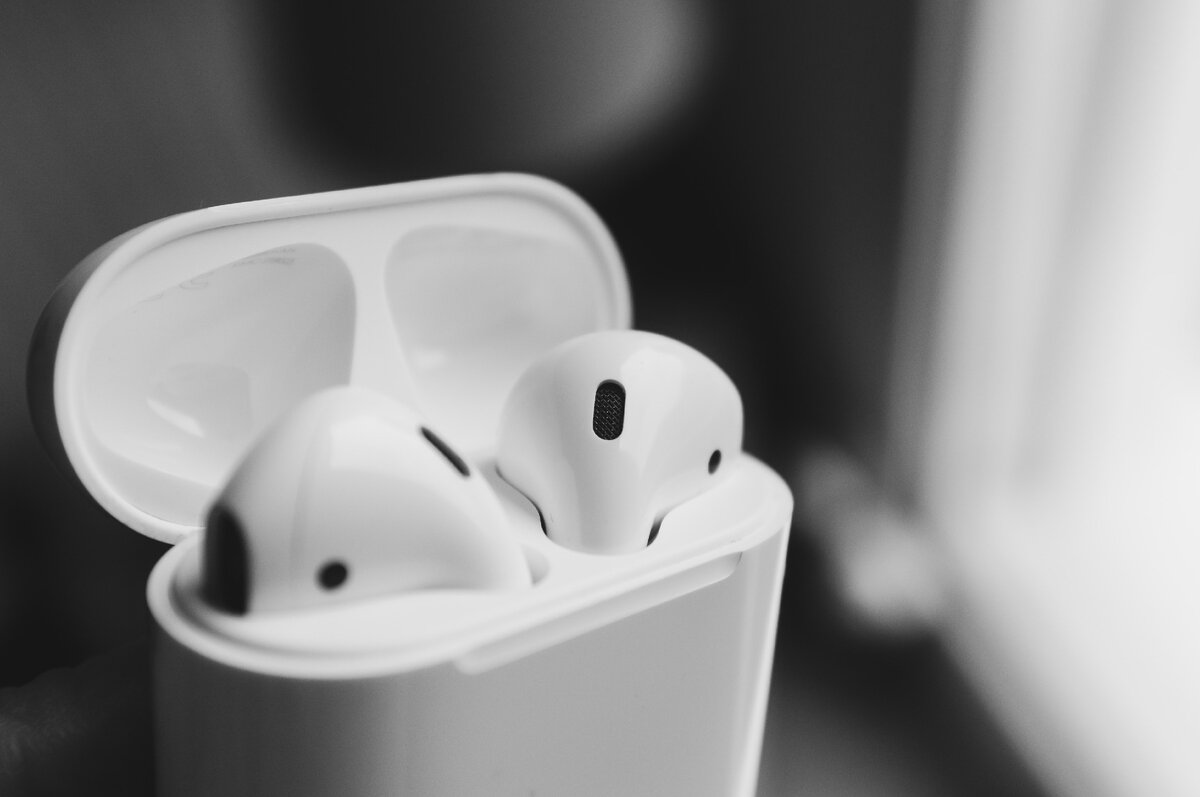 AirPods второго поколения 