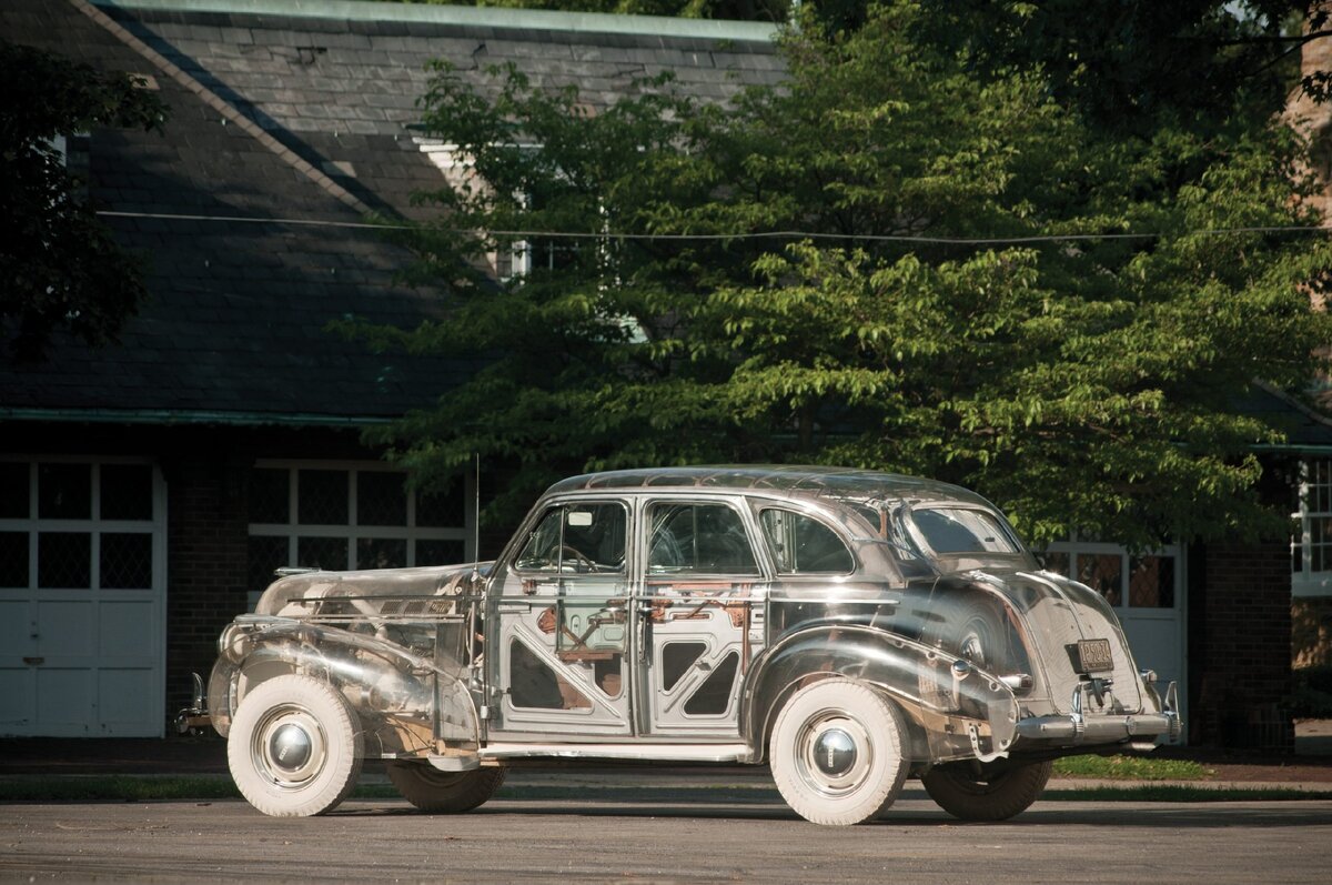 Ghost машина. Pontiac Deluxe Six 1940. Pontiac Deluxe Six 1940 Ghost. Понтиак машина 1939. Прозрачный Понтиак.